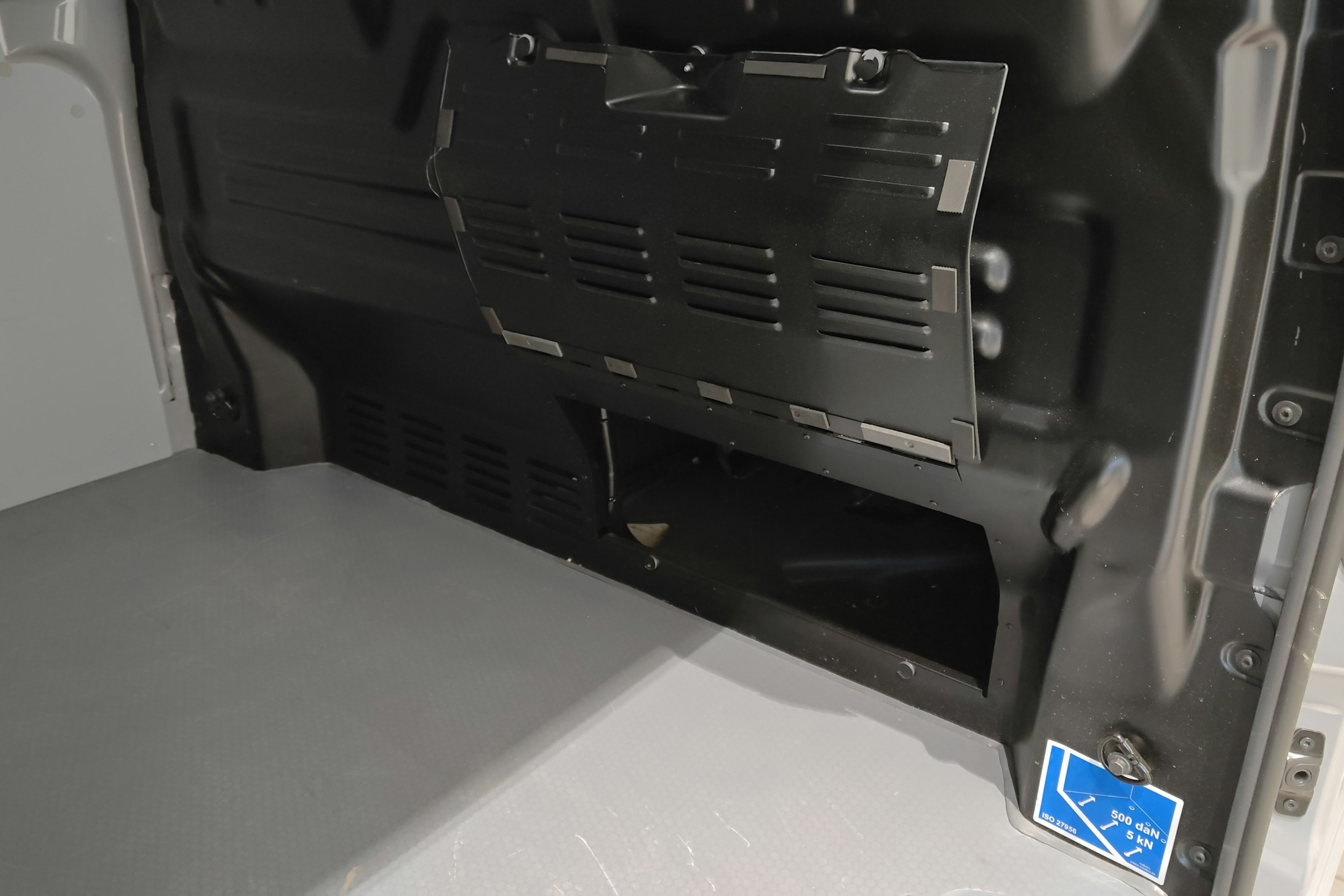 Harmaa Volkswagen Transporter 2025 kuva 20.