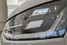 Harmaa Volkswagen Transporter 2025 kuva 21.