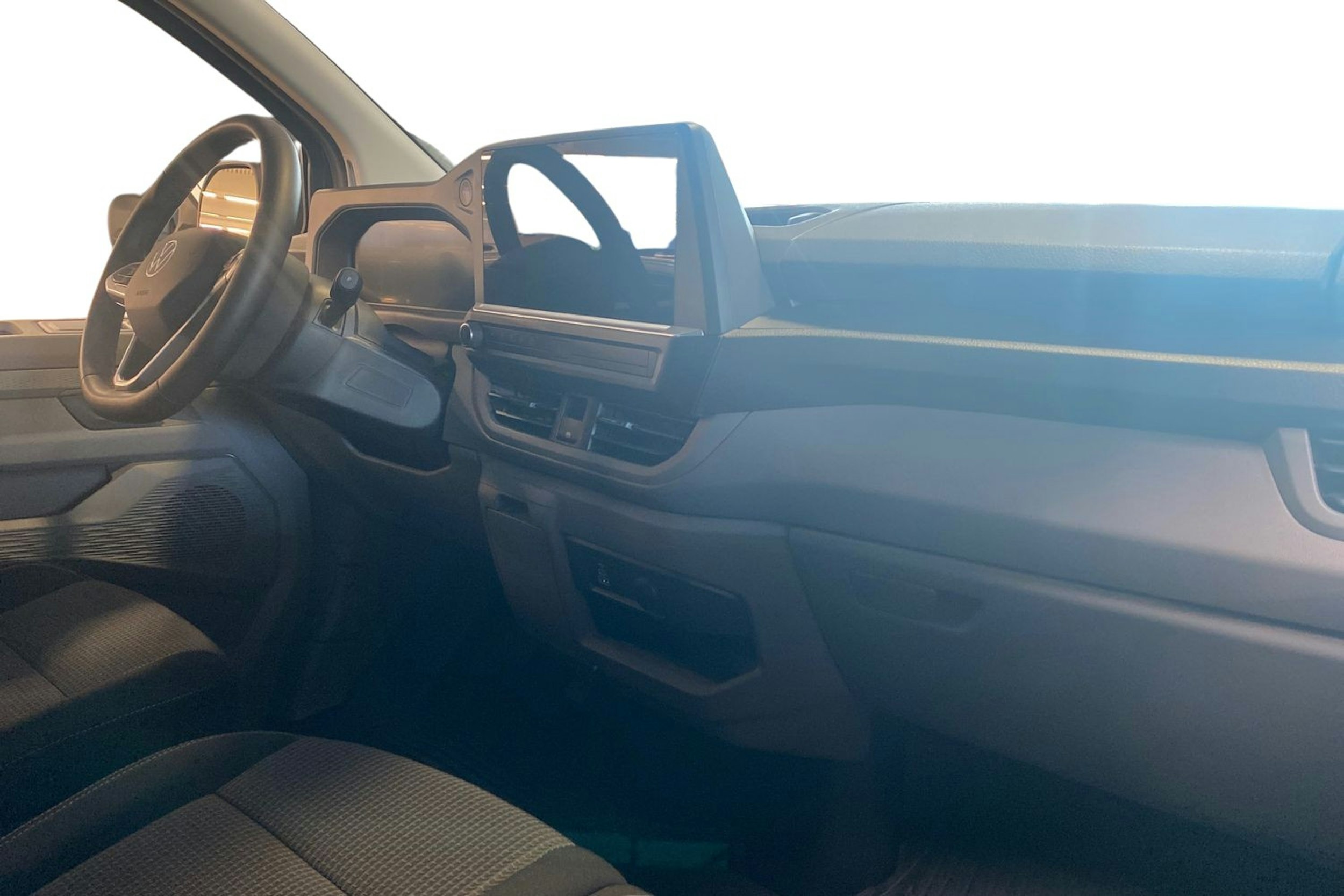 harmaa Volkswagen Transporter 2025 kuva 9.