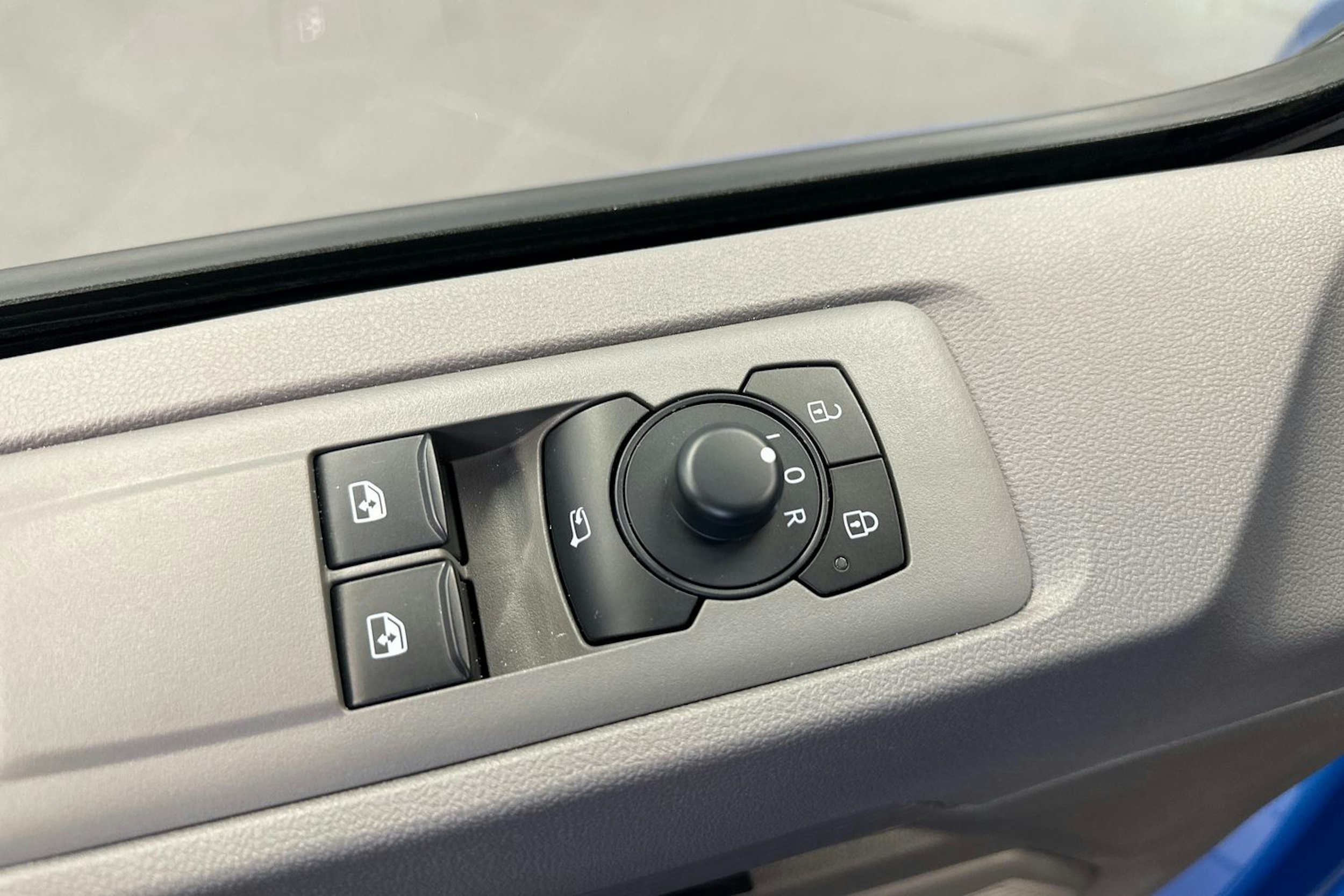 sininen Volkswagen TRANSPORTER 2025 kuva 14.