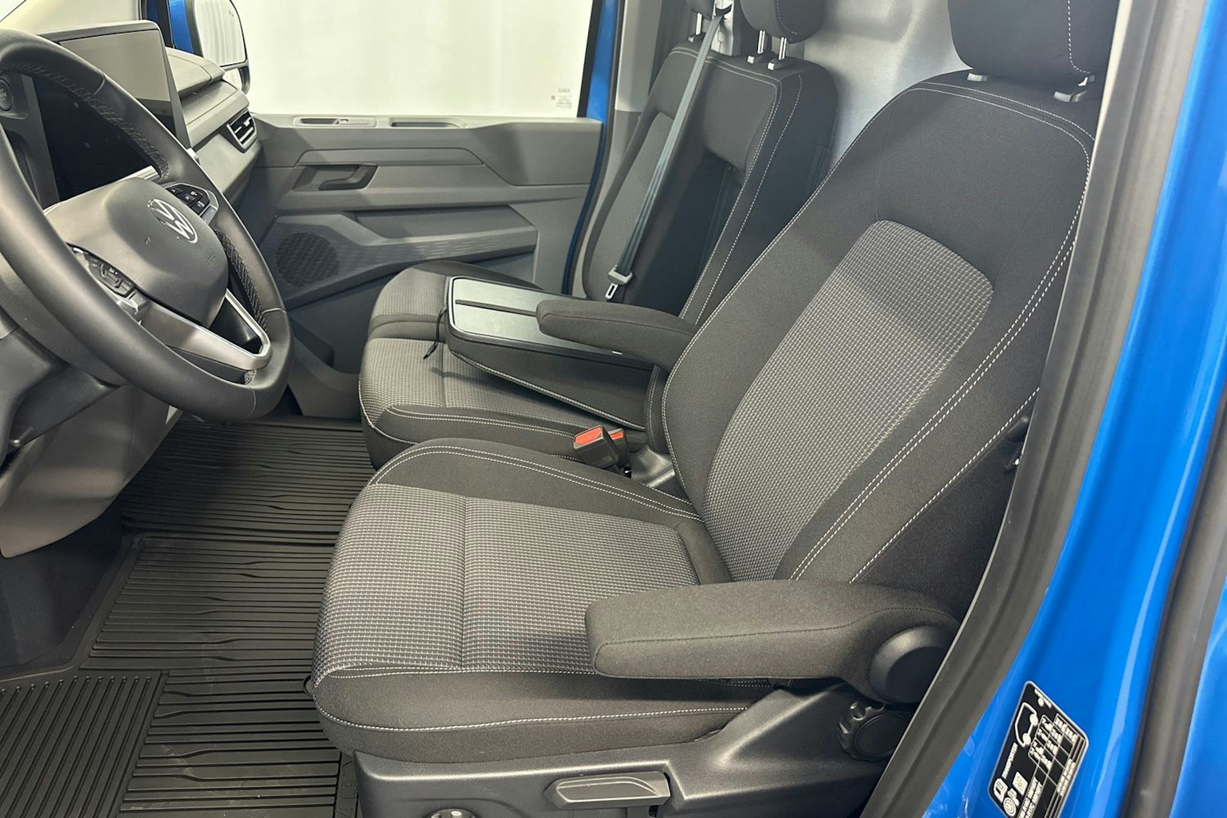 sininen Volkswagen TRANSPORTER 2025 kuva 27.
