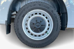 harmaa Volkswagen Transporter 2025 kuva 9.