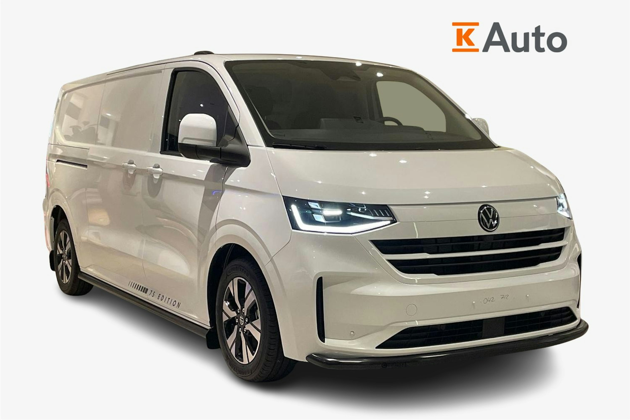 valkoinen Volkswagen Transporter 2025 kuva 1.