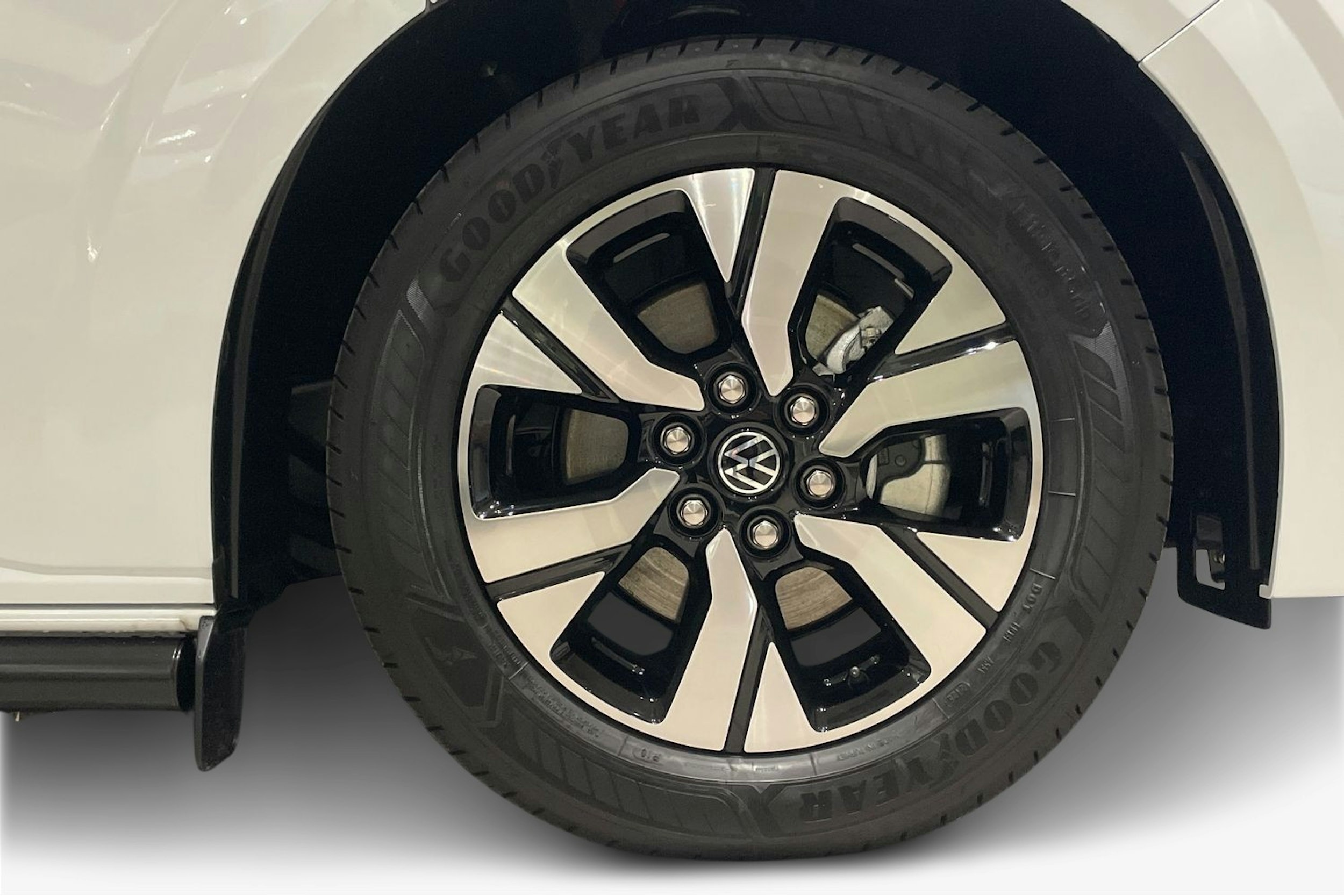 valkoinen Volkswagen Transporter 2025 kuva 12.