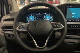 valkoinen Volkswagen Transporter 2025 kuva 14.