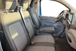 sininen Volkswagen Transporter 2025 kuva 11.