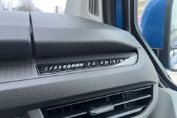 Sininen Volkswagen TRANSPORTER 2025 kuva 27.