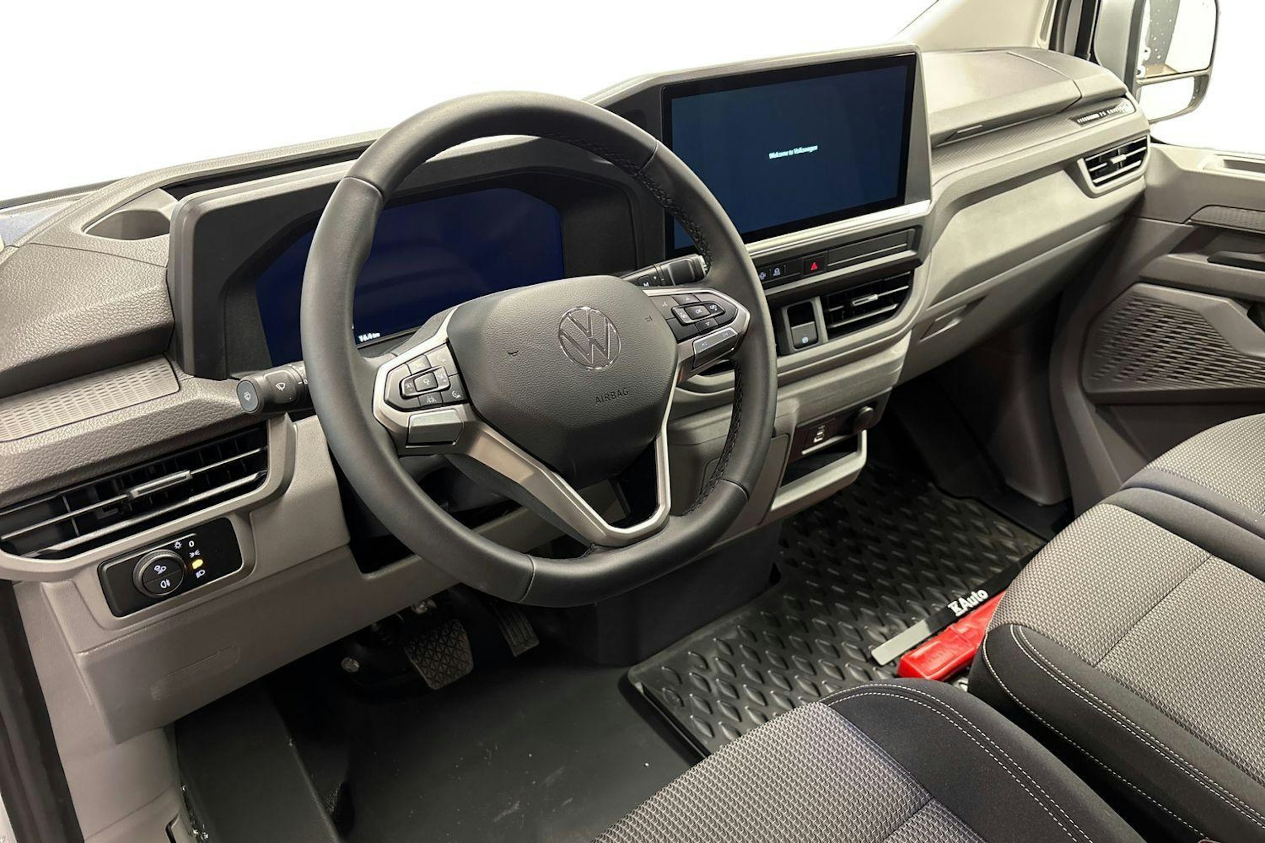 met. harmaa Volkswagen Transporter 2025 kuva 6.