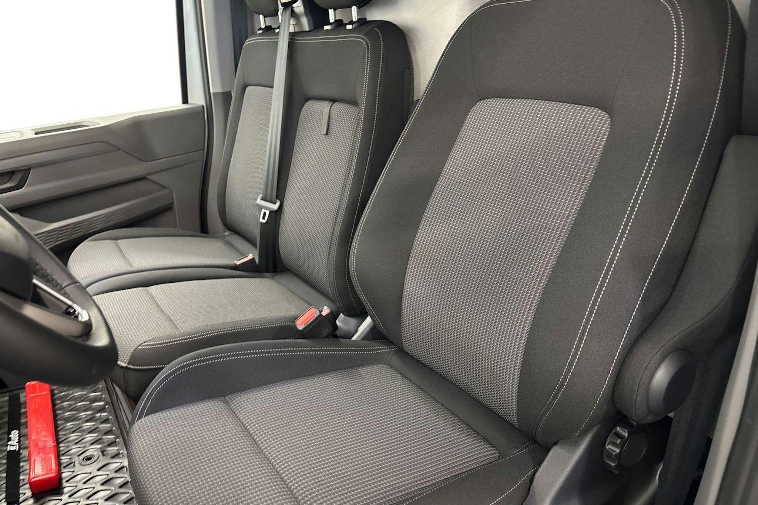 met. harmaa Volkswagen Transporter 2025 kuva 10.