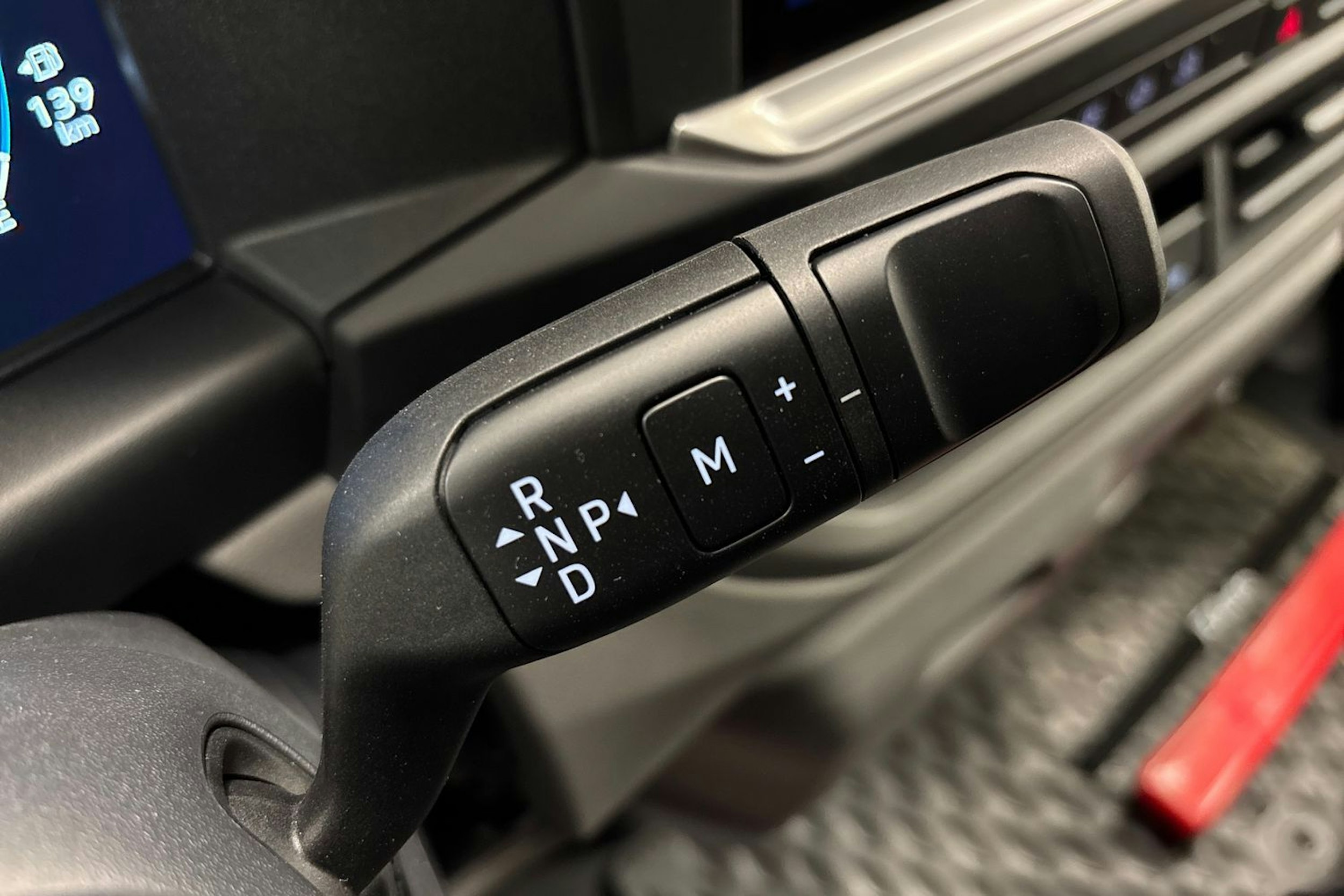met. harmaa Volkswagen Transporter 2025 kuva 13.