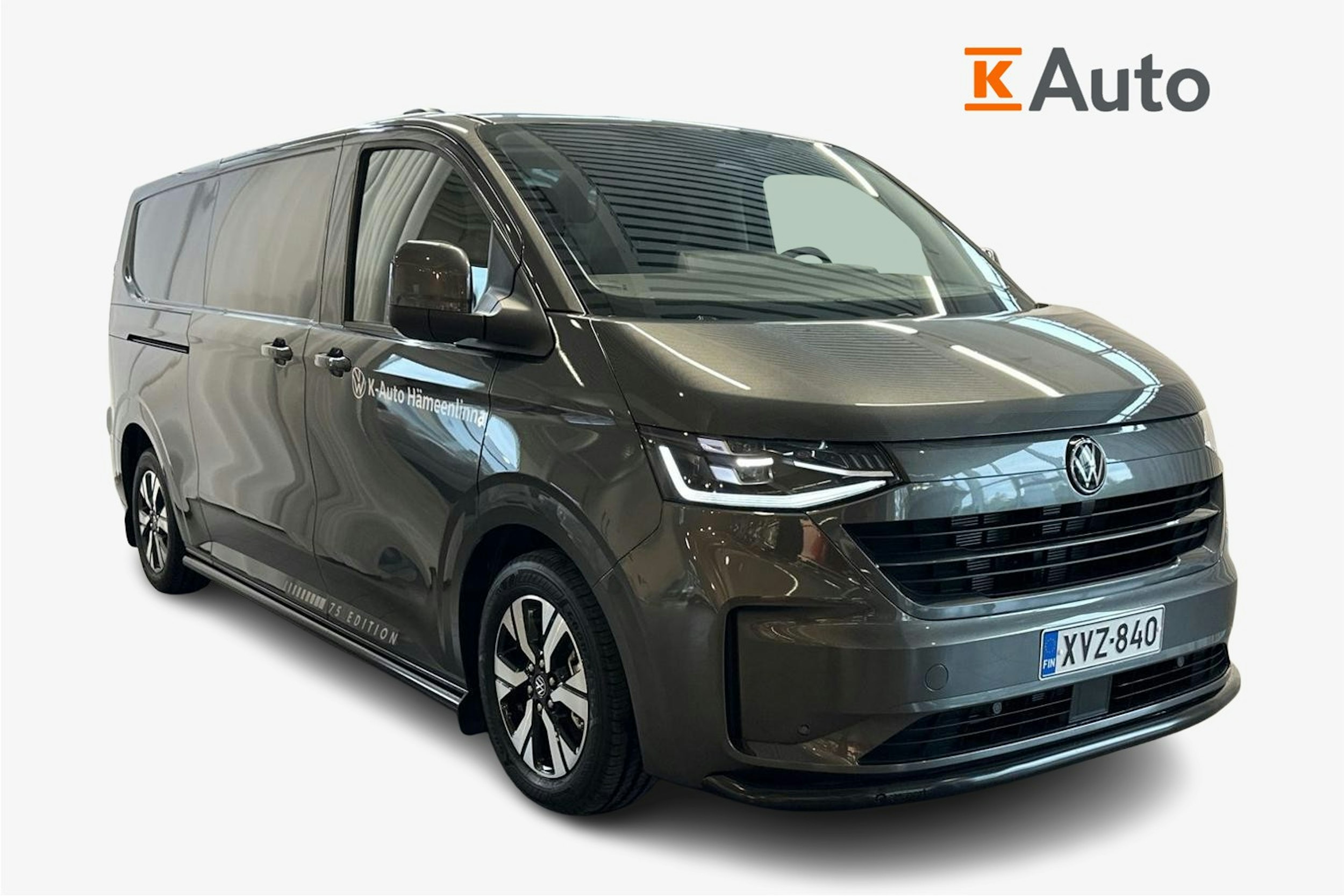 harmaa Volkswagen Transporter 2025 kuva 1.