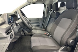 harmaa Volkswagen Transporter 2025 kuva 8.