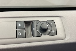 harmaa Volkswagen Transporter 2025 kuva 12.