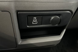 harmaa Volkswagen Transporter 2025 kuva 22.