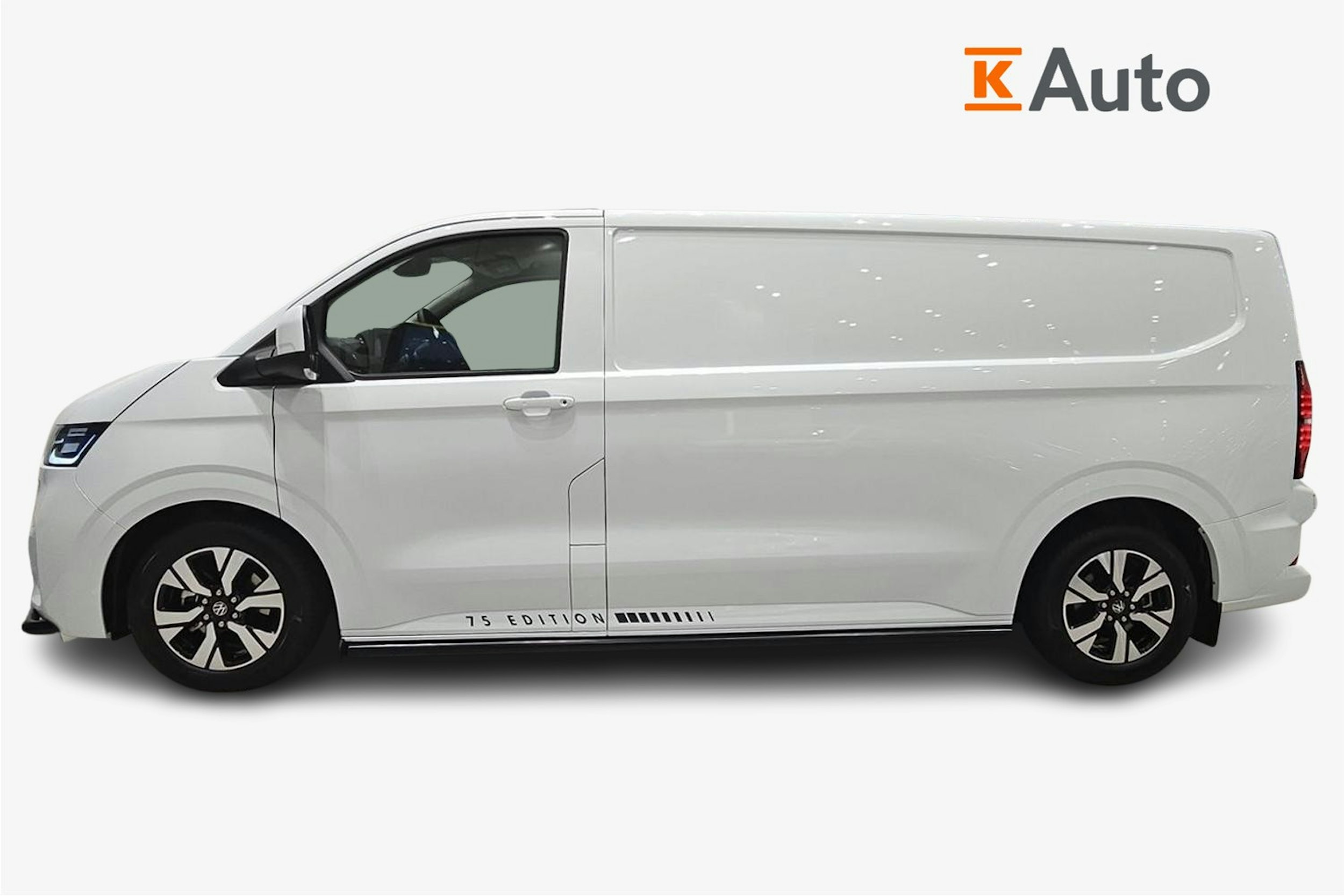 valkoinen Volkswagen Transporter 2025 kuva 7.