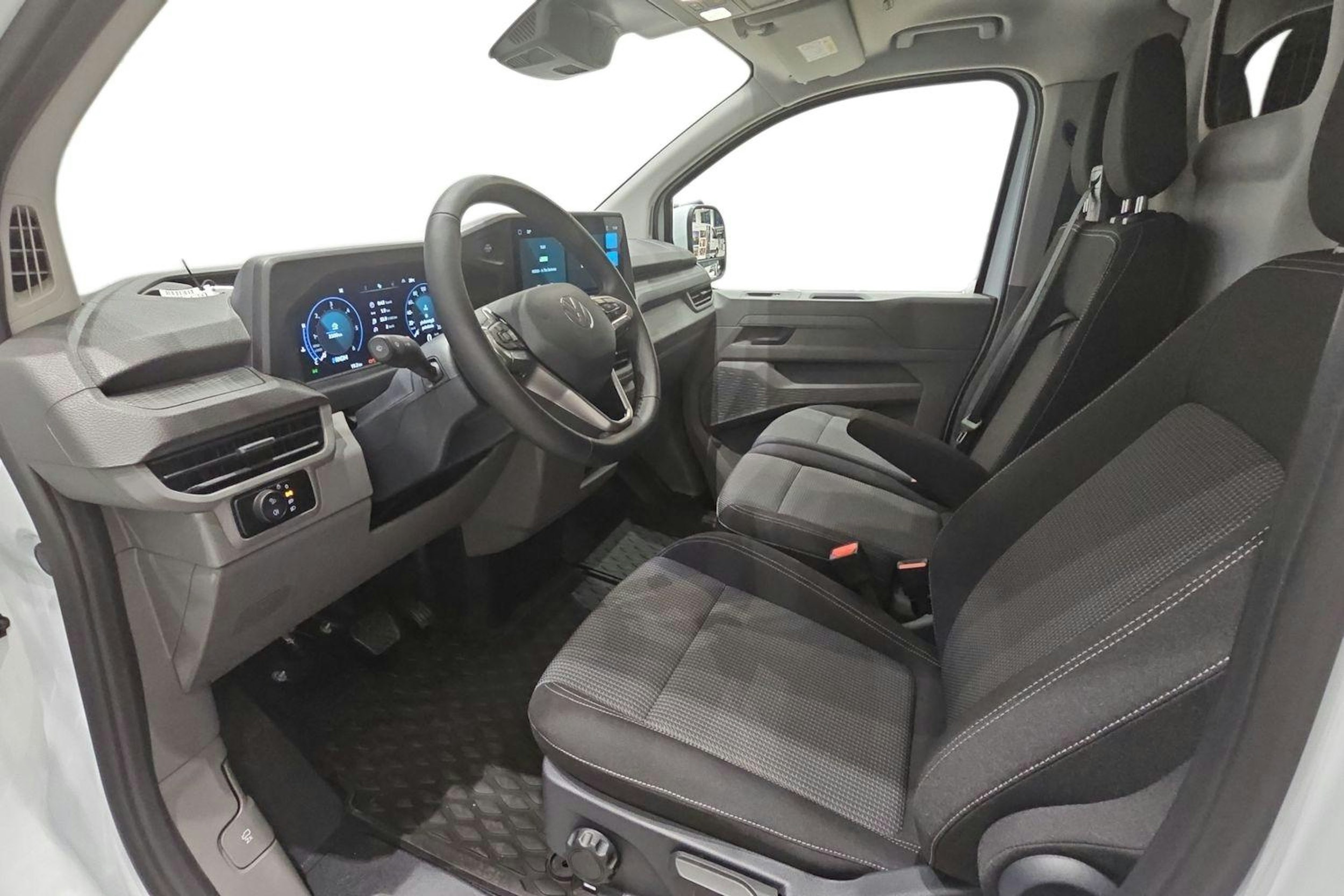 valkoinen Volkswagen Transporter 2025 kuva 8.