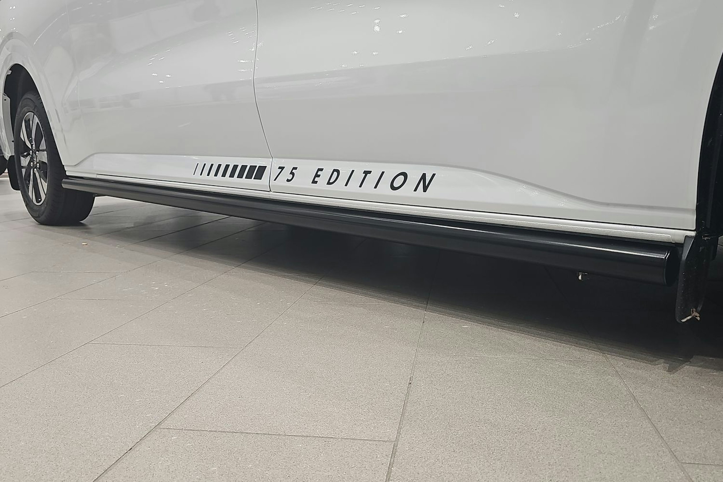 valkoinen Volkswagen Transporter 2025 kuva 13.