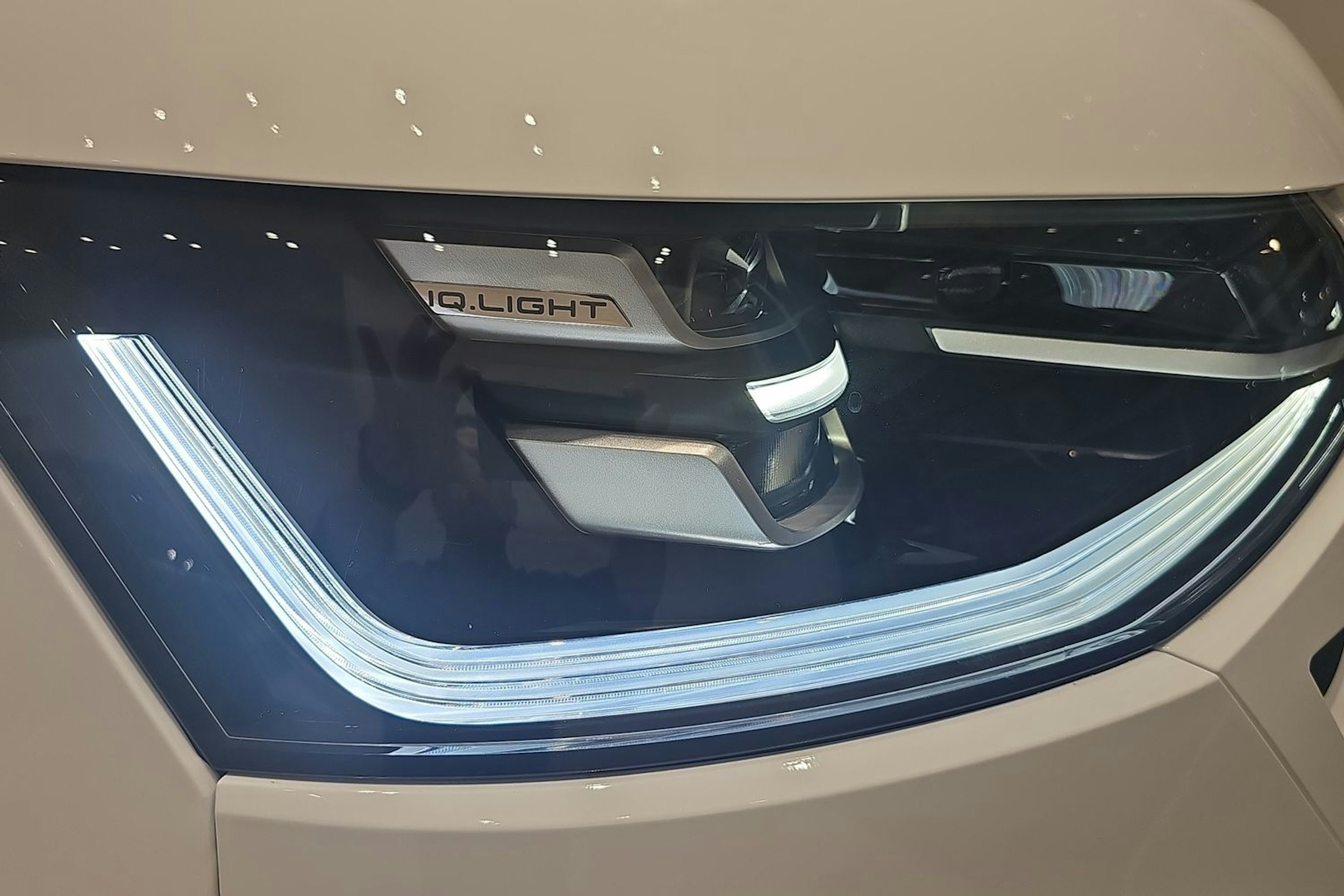 valkoinen Volkswagen Transporter 2025 kuva 18.