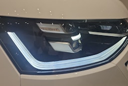 valkoinen Volkswagen Transporter 2025 kuva 18.