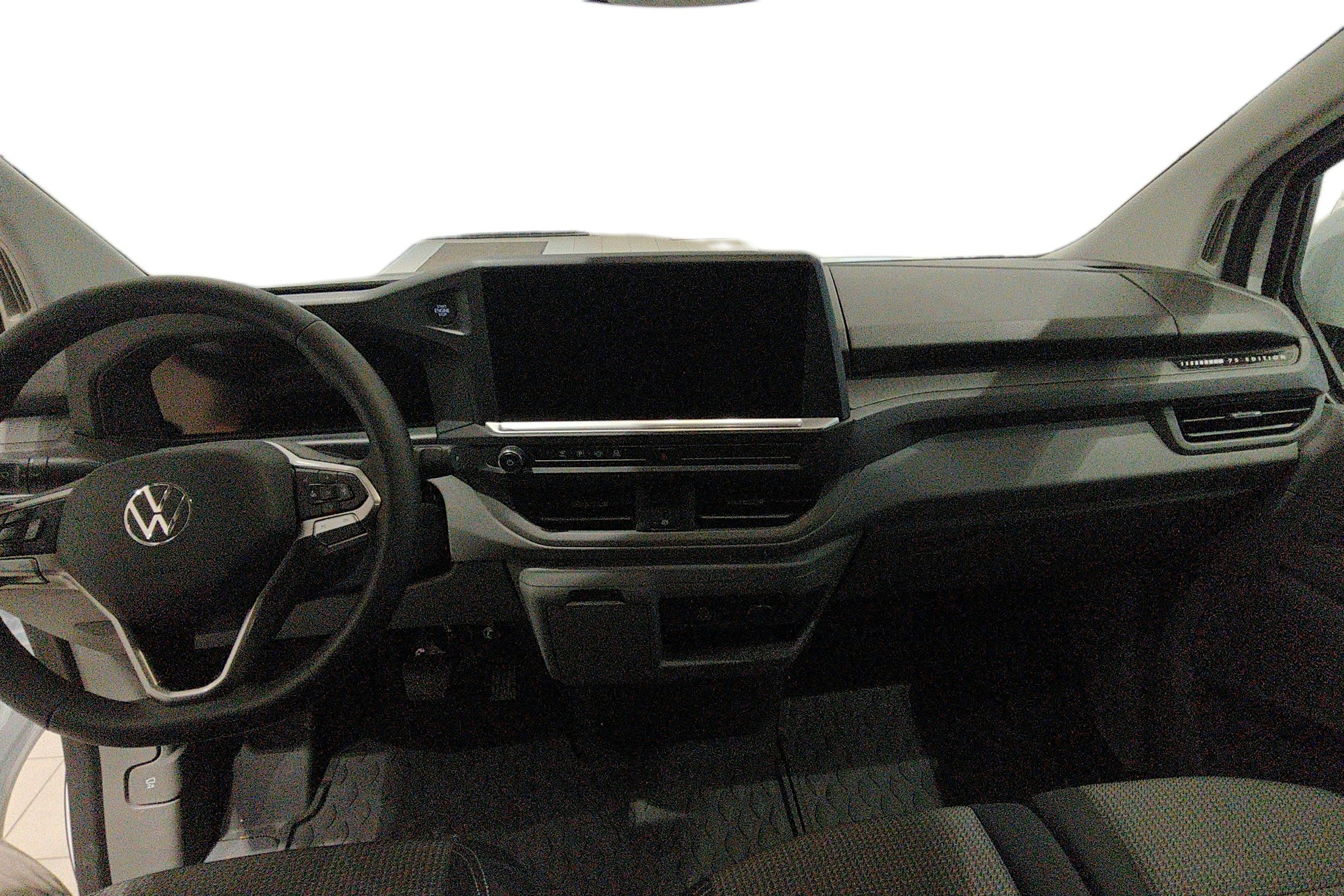 valkoinen Volkswagen Transporter 2025 kuva 9.