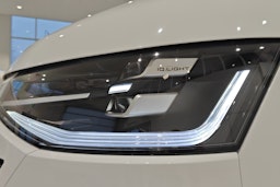 valkoinen Volkswagen Transporter 2025 kuva 17.