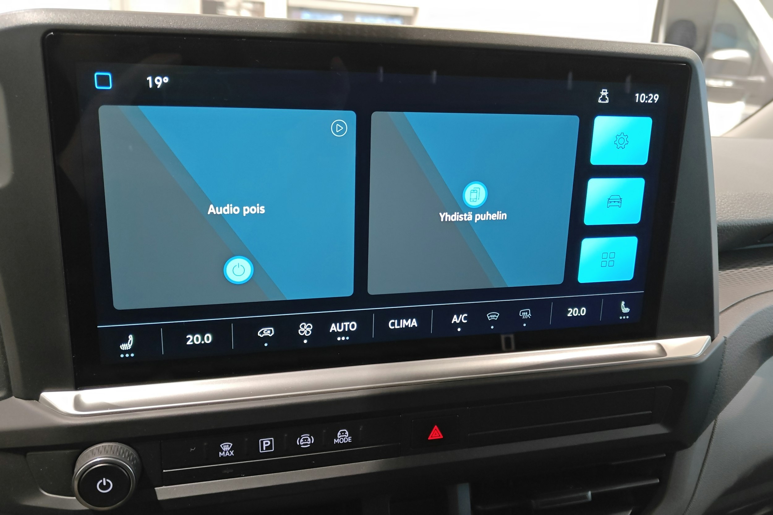 valkoinen Volkswagen Transporter 2025 kuva 19.