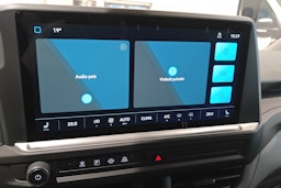 valkoinen Volkswagen Transporter 2025 kuva 19.