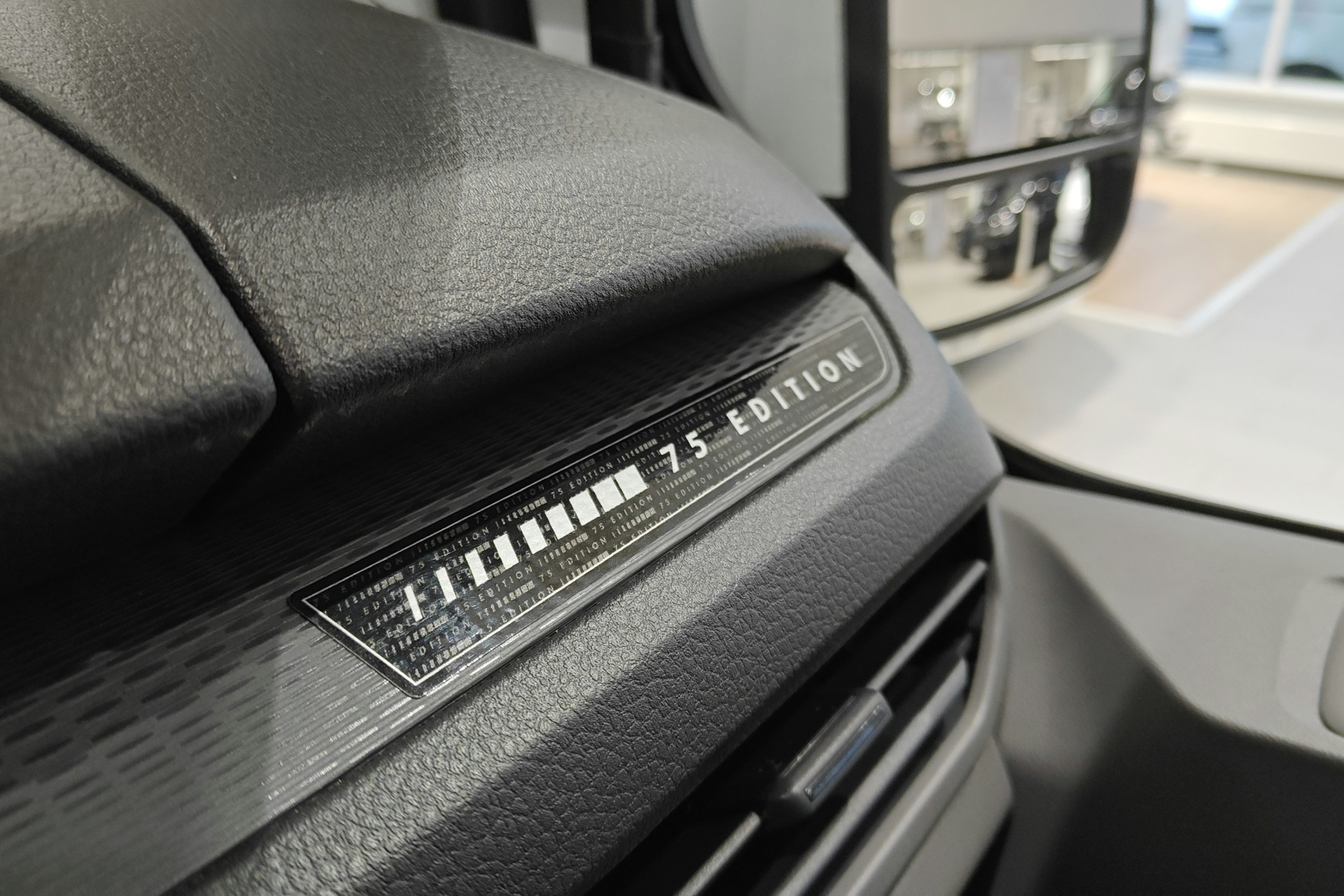 valkoinen Volkswagen Transporter 2025 kuva 22.