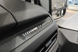 valkoinen Volkswagen Transporter 2025 kuva 22.