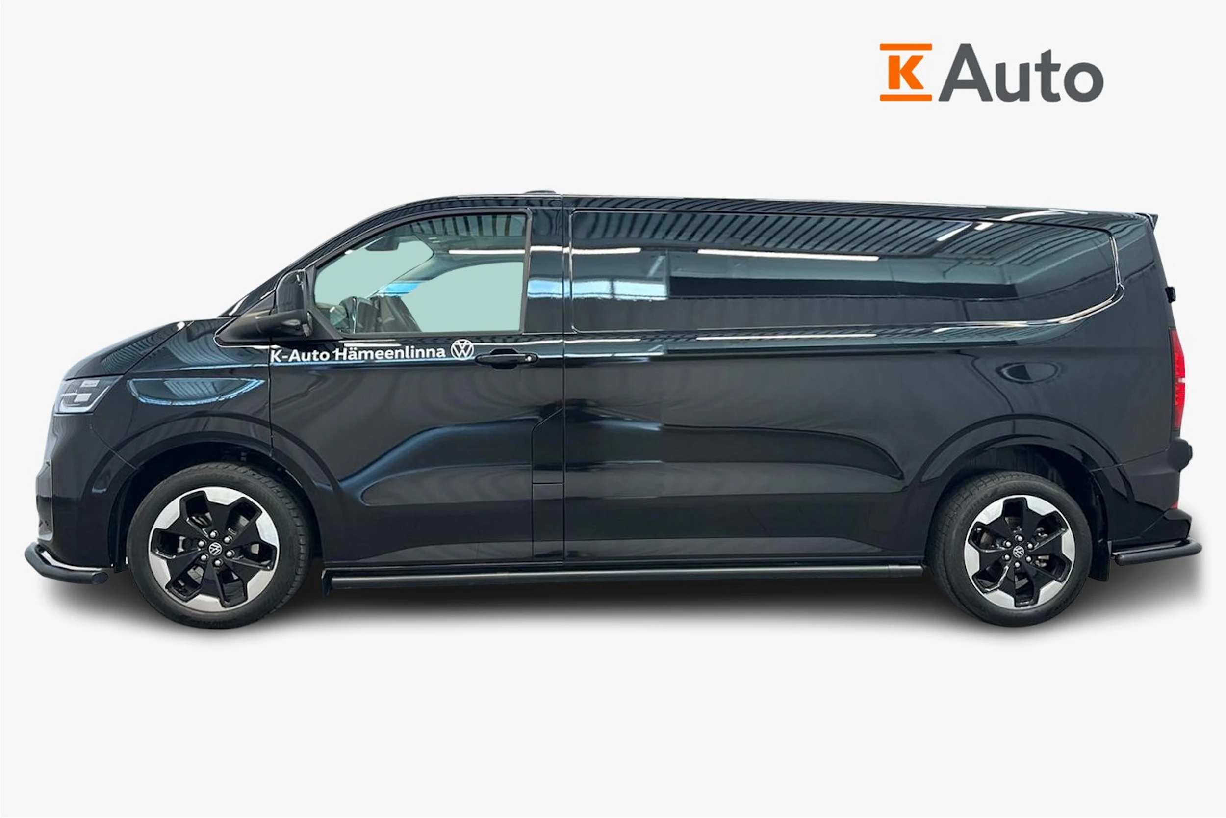 Musta Volkswagen Transporter 2025 kuva 7.