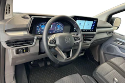 Musta Volkswagen Transporter 2025 kuva 8.