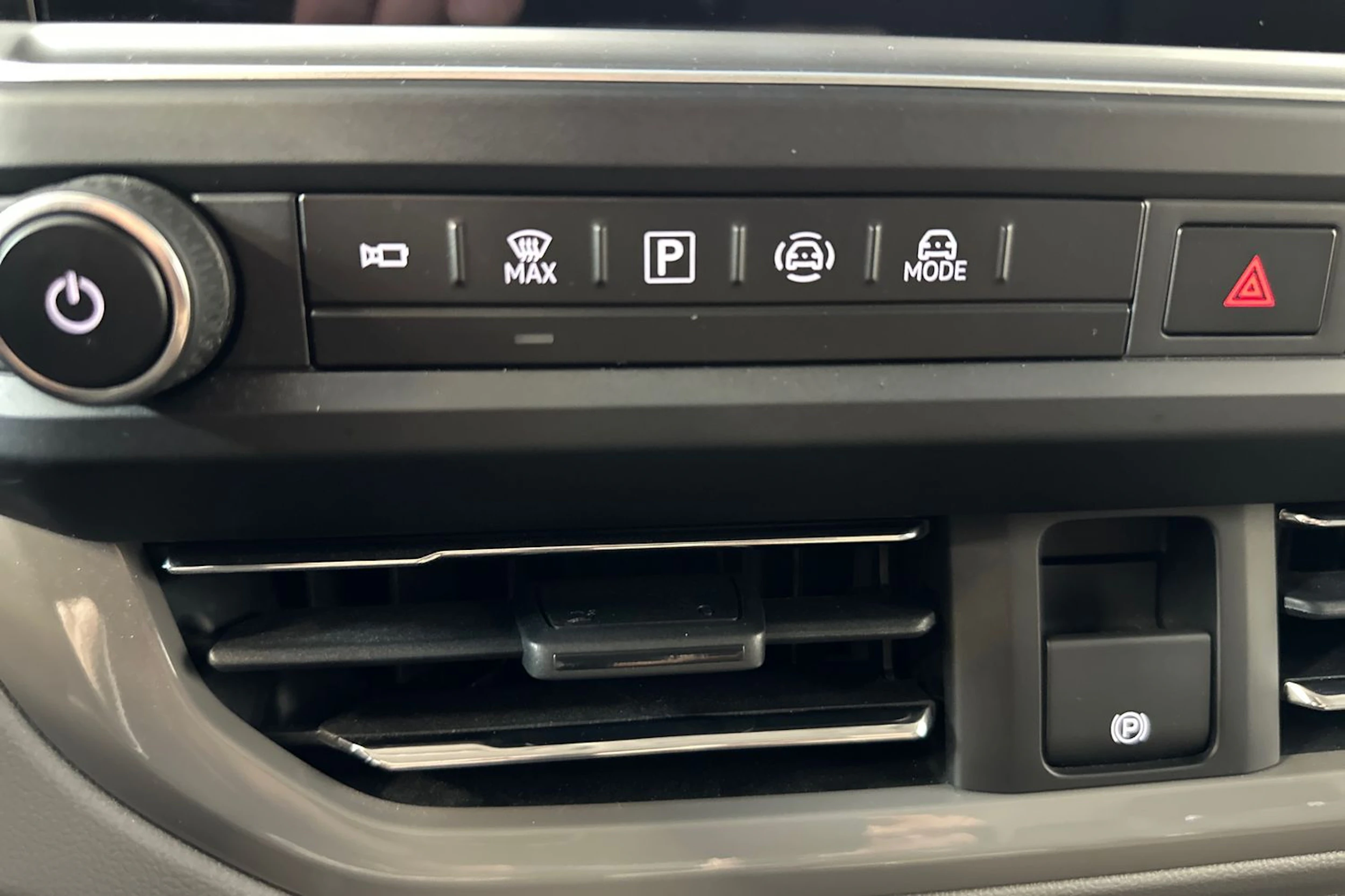 Musta Volkswagen Transporter 2025 kuva 26.