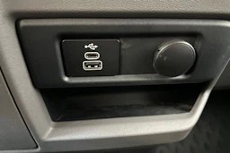 Musta Volkswagen Transporter 2025 kuva 27.