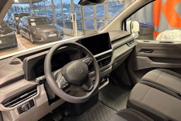 valkoinen Volkswagen Transporter 2025 kuva 6.