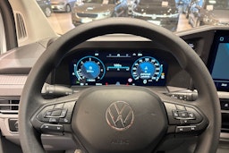 valkoinen Volkswagen Transporter 2025 kuva 7.