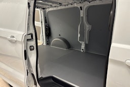 valkoinen Volkswagen Transporter 2025 kuva 11.