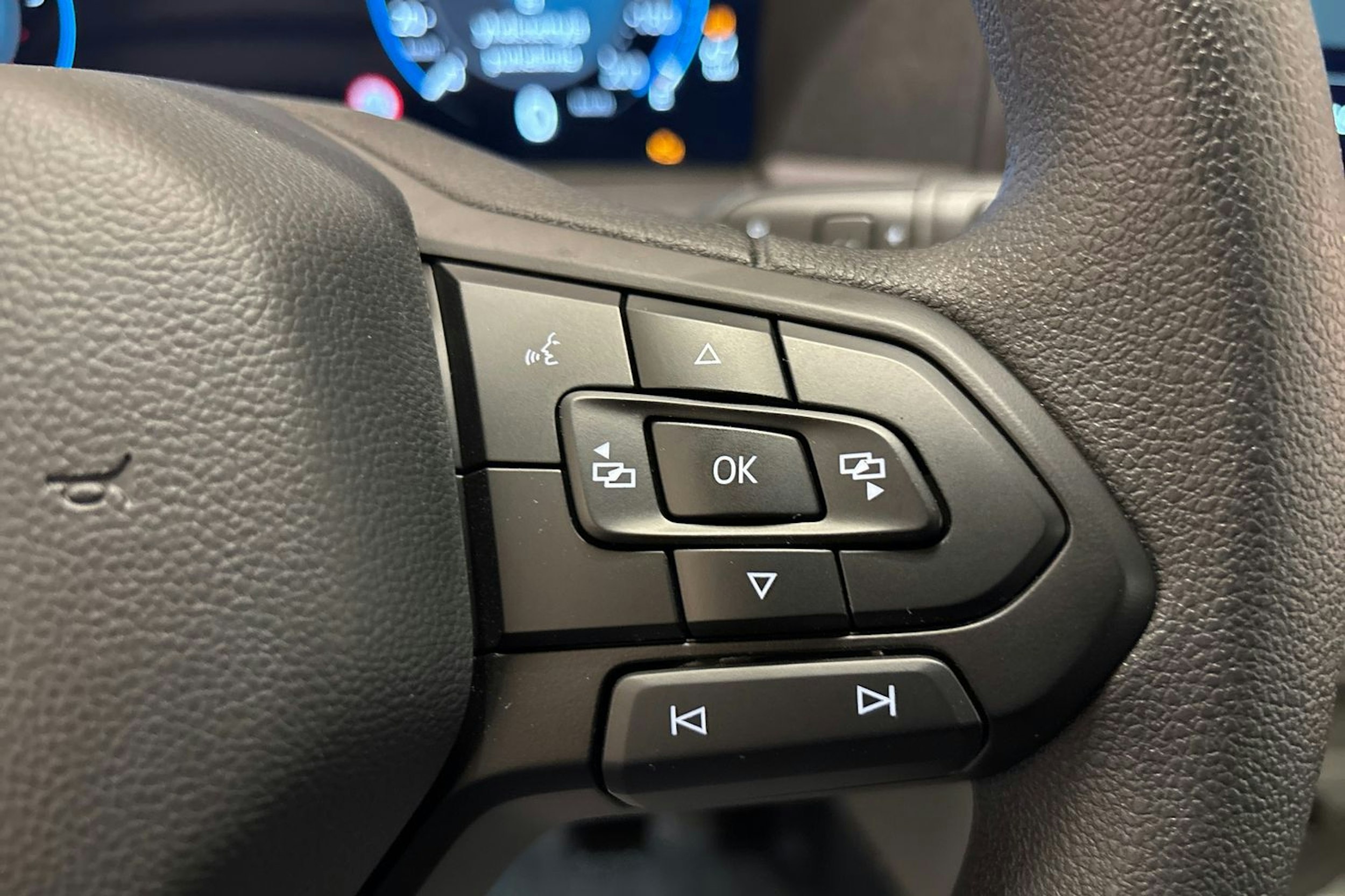 valkoinen Volkswagen Transporter 2025 kuva 14.