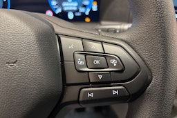 valkoinen Volkswagen Transporter 2025 kuva 14.