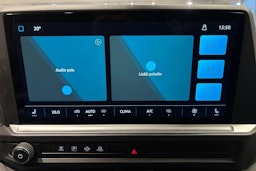 valkoinen Volkswagen Transporter 2025 kuva 15.