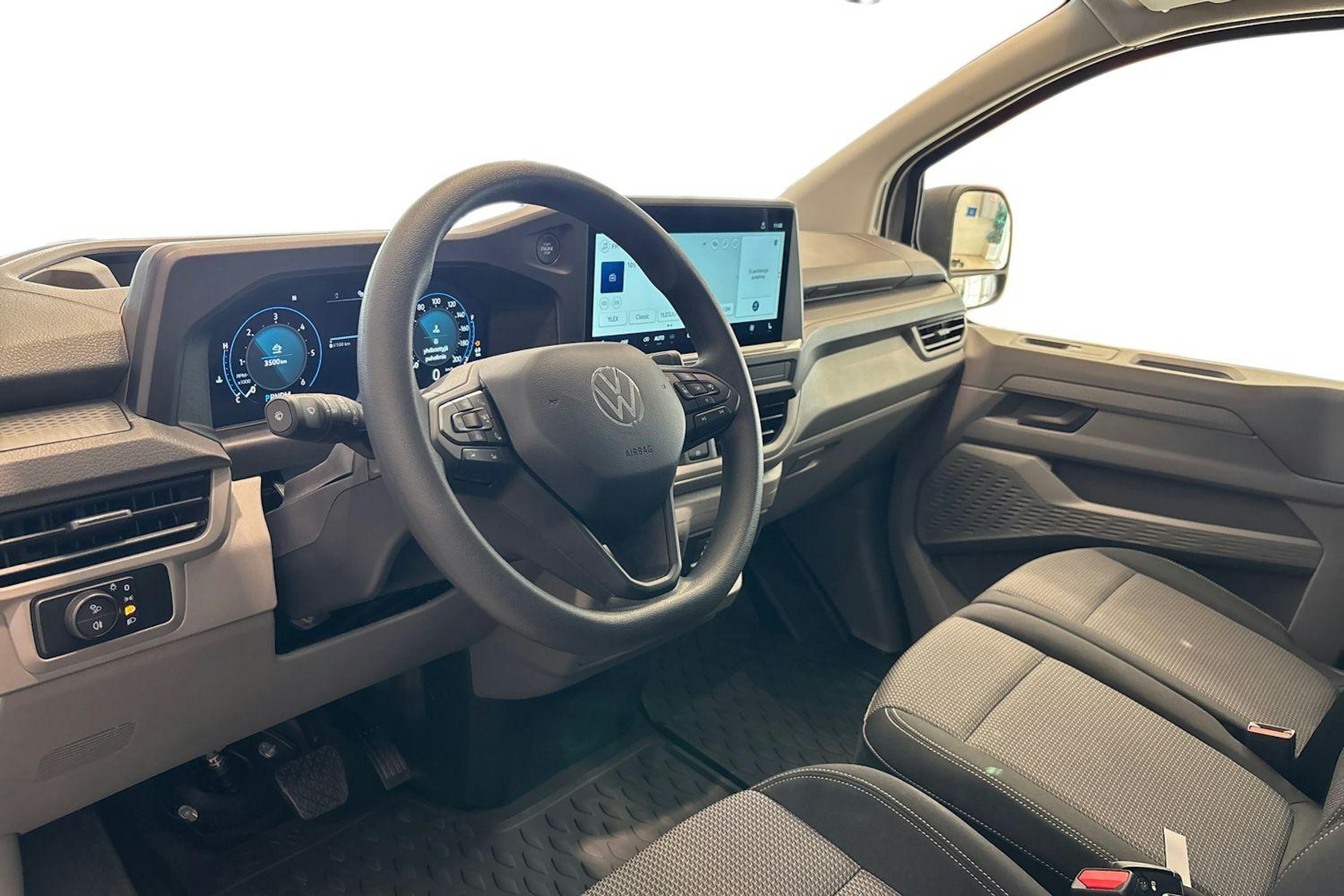 harmaa Volkswagen Transporter 2025 kuva 7.