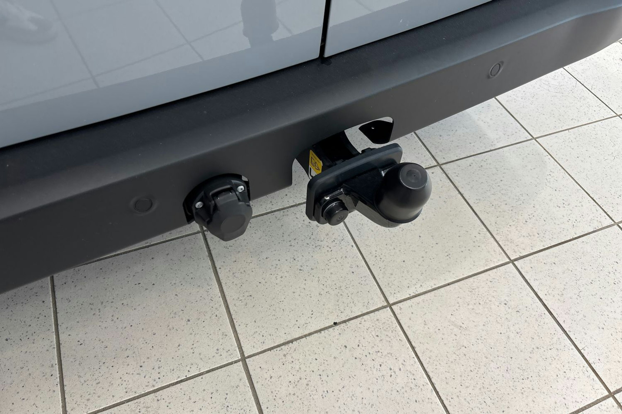 harmaa Volkswagen Transporter 2025 kuva 14.