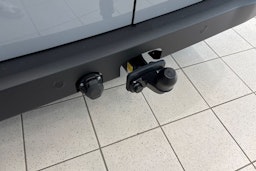 harmaa Volkswagen Transporter 2025 kuva 14.