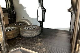 harmaa Volkswagen Transporter 2025 kuva 11.