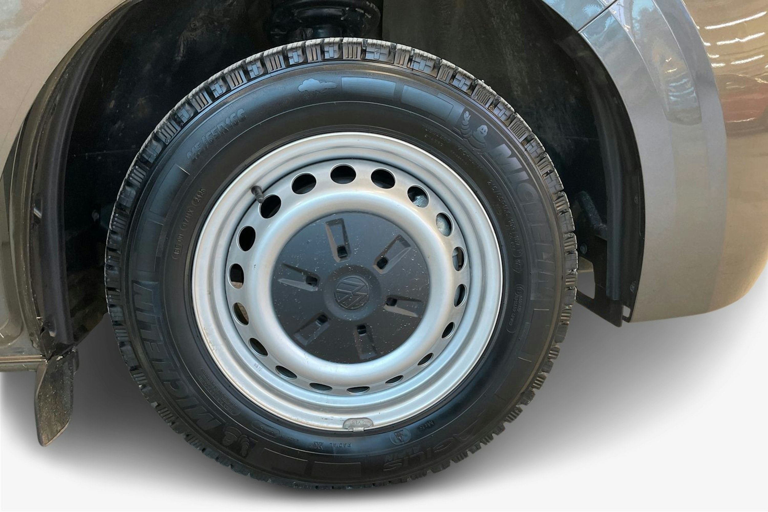 harmaa Volkswagen Transporter 2025 kuva 12.