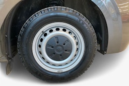 harmaa Volkswagen Transporter 2025 kuva 12.