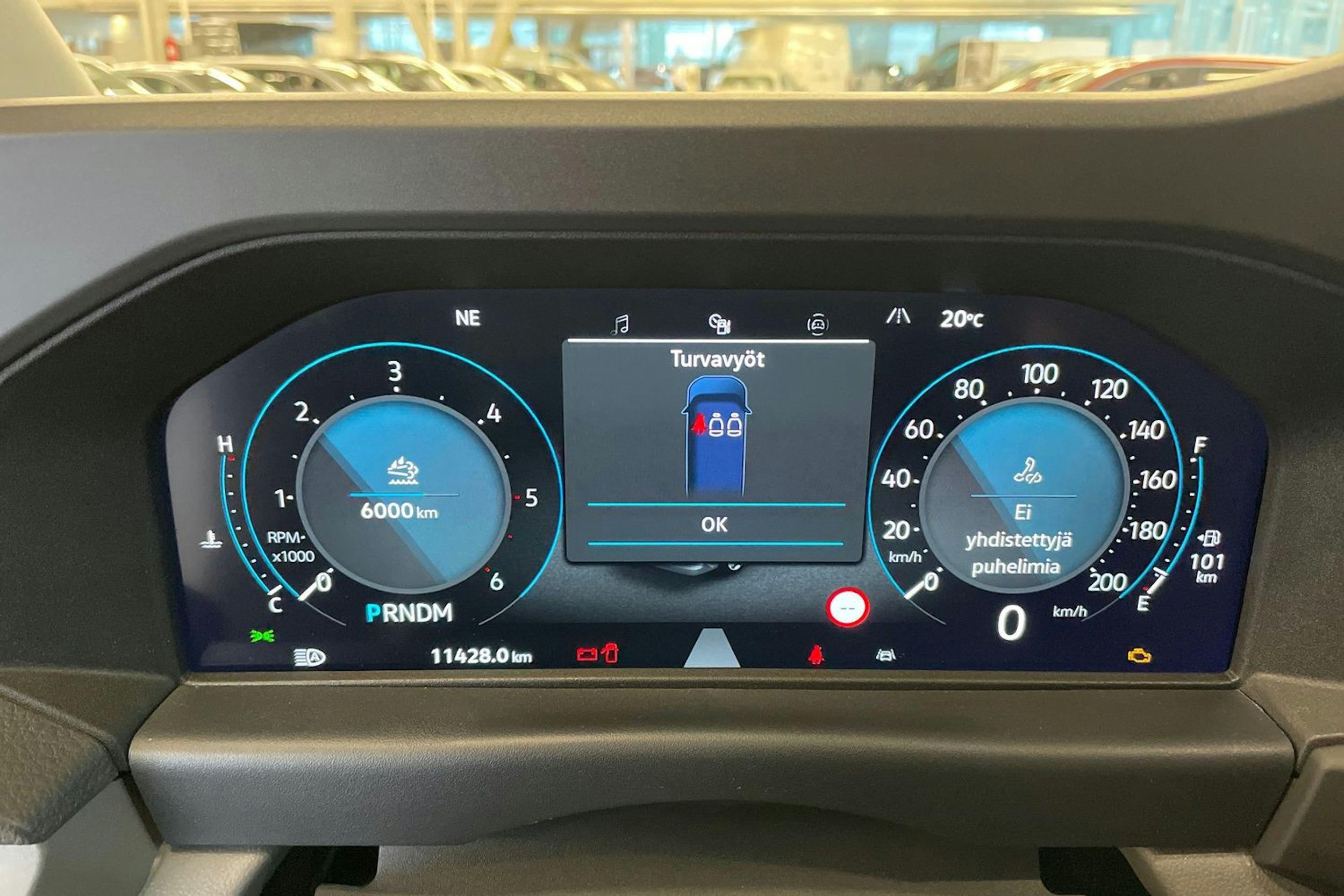 harmaa Volkswagen Transporter 2025 kuva 18.