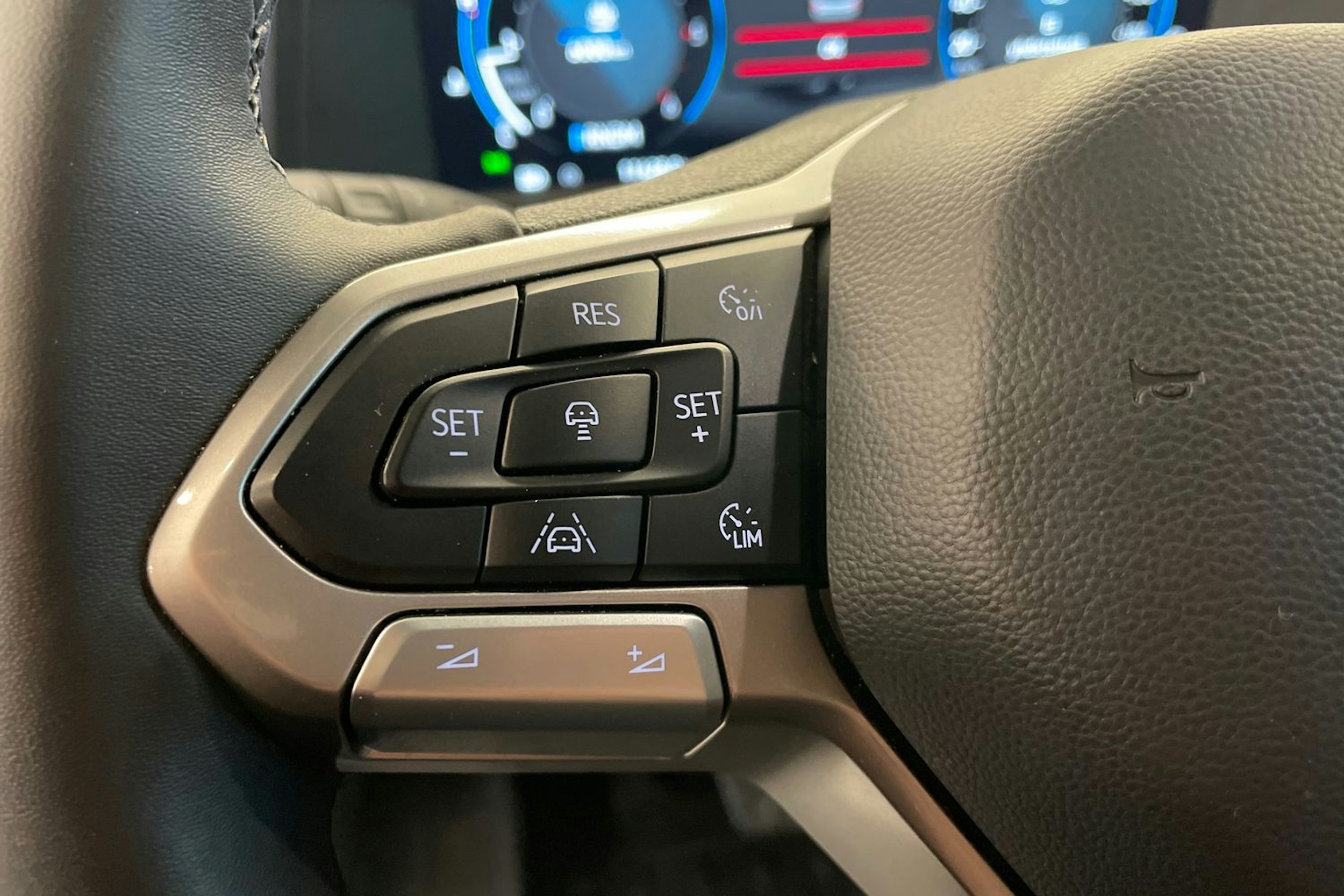 harmaa Volkswagen Transporter 2025 kuva 21.