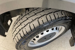 harmaa Volkswagen Transporter 2025 kuva 23.