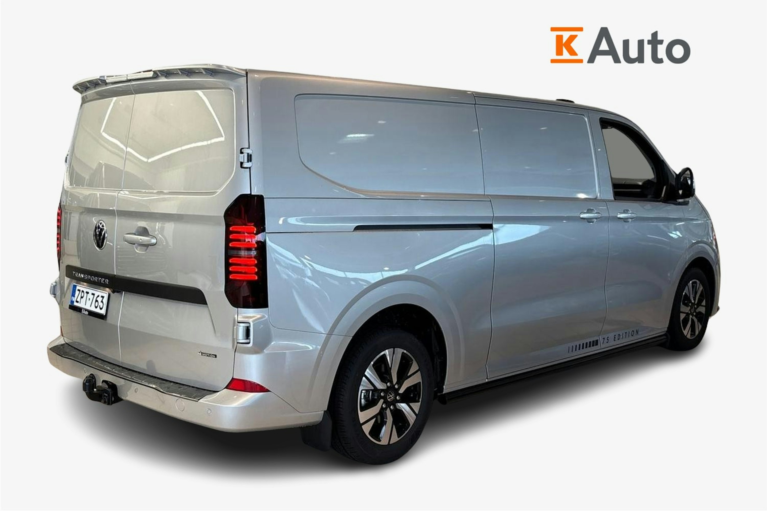 harmaa Volkswagen Transporter 2025 kuva 2.