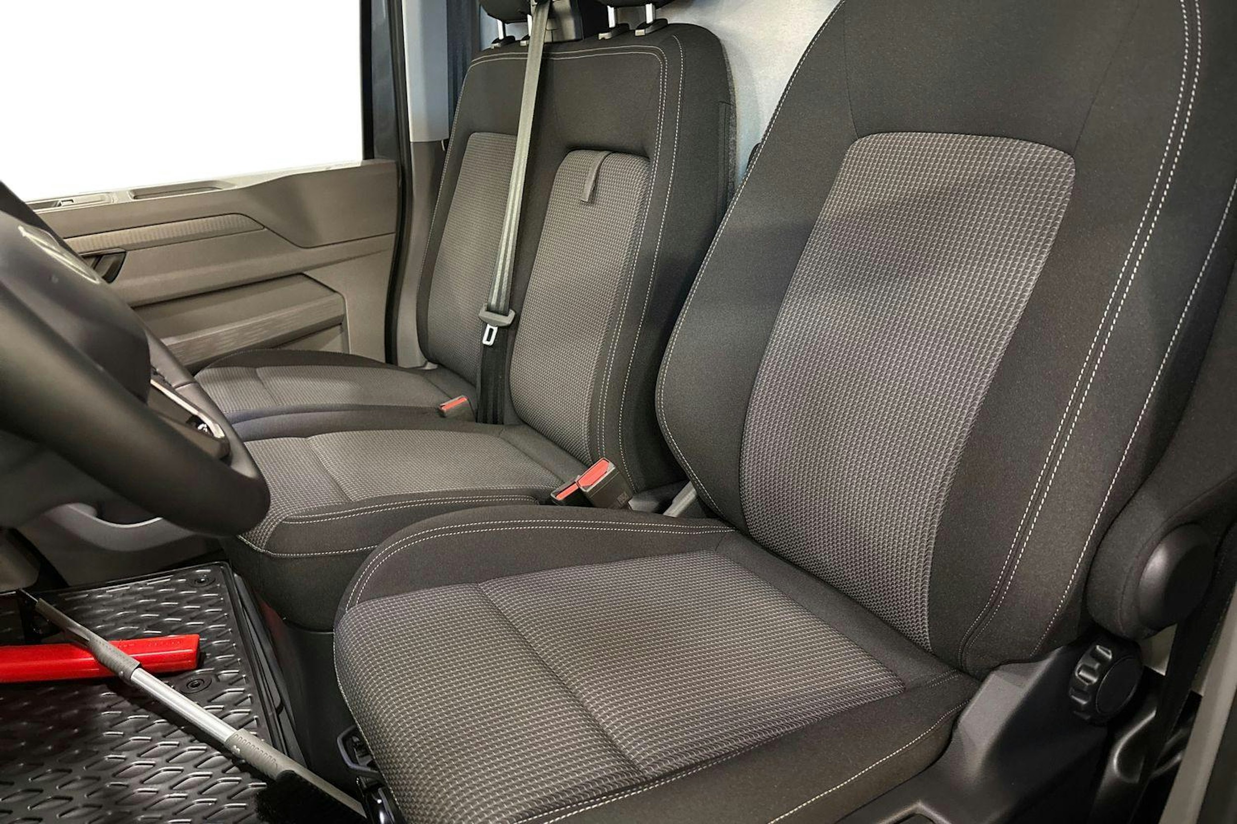 met. harmaa Volkswagen Transporter 2025 kuva 10.